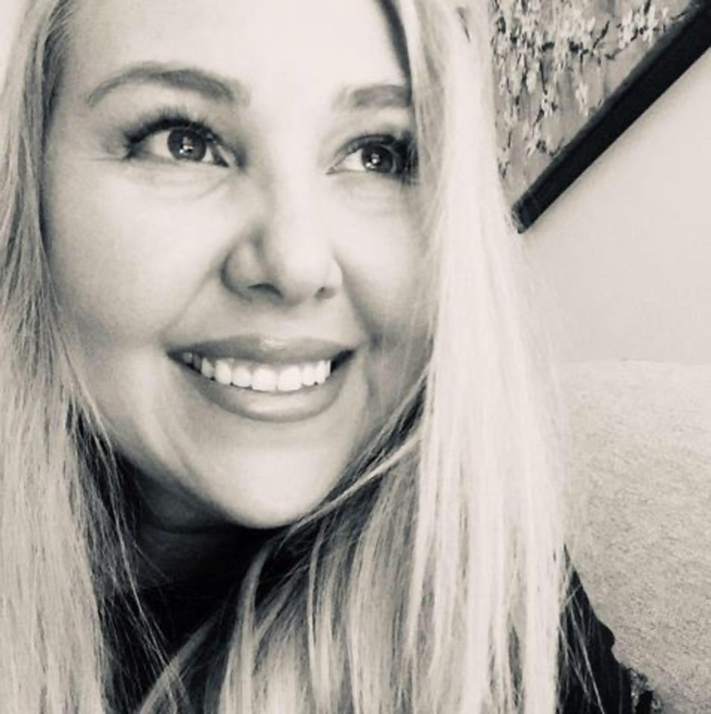 Meet your Posher, Dee